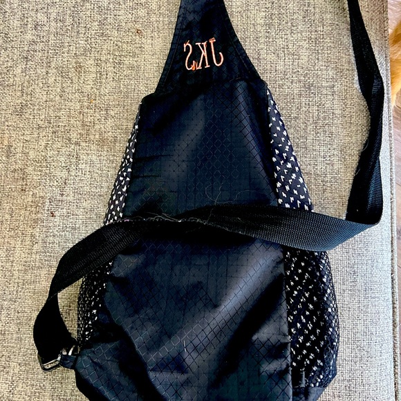 Thirty one crossbody sling backpack - Picture 2 of 9